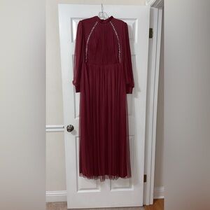 Elegant Burgundy Maxi Dress